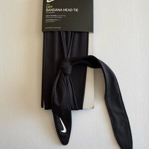 Nike Black and White Head Tie